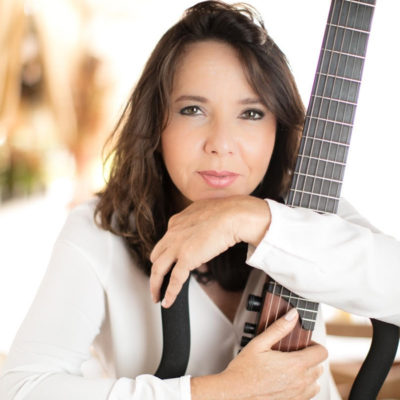 Denise Reis live in the Roxy Lounge