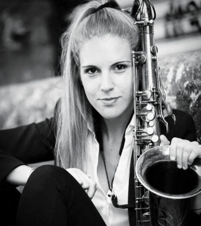 Julieta Eugenio LIVE in the Roxy Bar