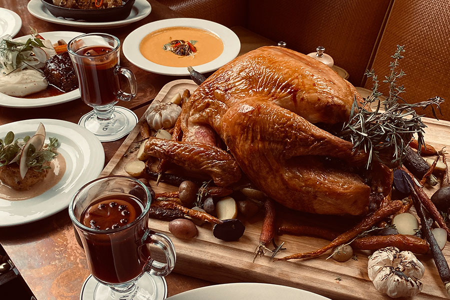 A THANKSGIVING DAY FESTIVE FEAST
