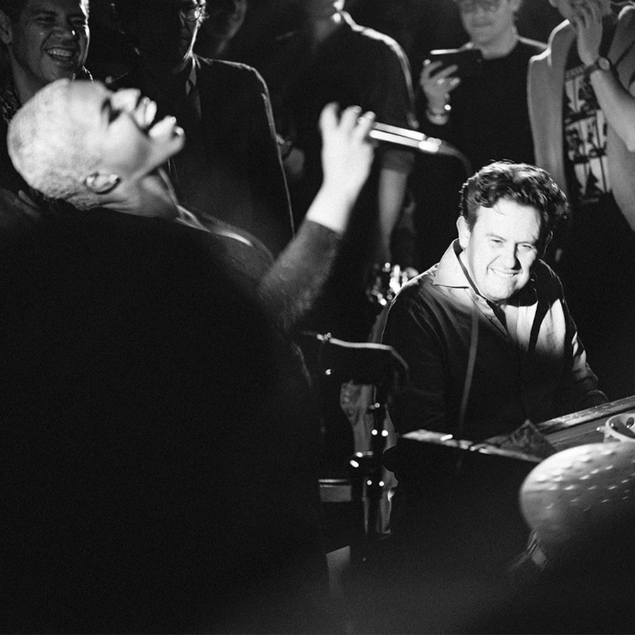 Misha Piatigorsky Trio feat. Vocalist Kennedy