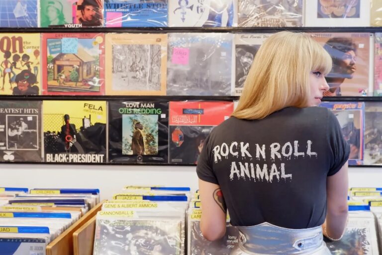 NYC Paul's Casablanca Makes Dancing Cool Again