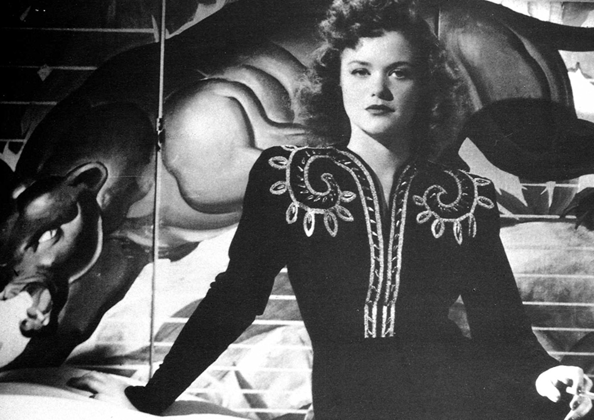 Image from the 1942 motion picture Cat People